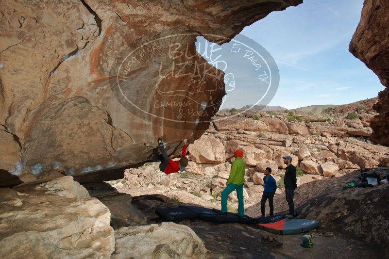 Bouldering in Hueco Tanks on 12/11/2019 with Blue Lizard Climbing and Yoga

Filename: SRM_20191211_1455090.jpg
Aperture: f/5.6
Shutter Speed: 1/250
Body: Canon EOS-1D Mark II
Lens: Canon EF 16-35mm f/2.8 L