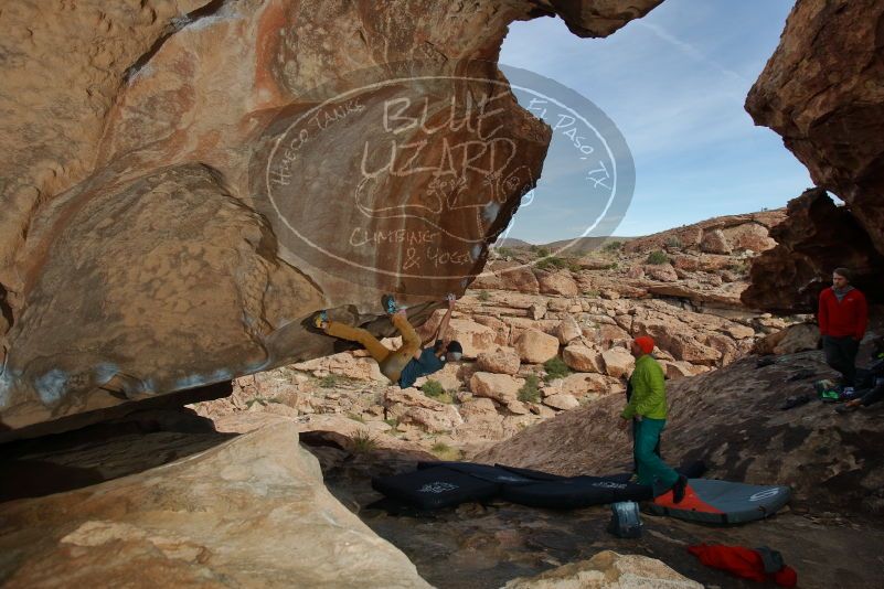 Bouldering in Hueco Tanks on 12/11/2019 with Blue Lizard Climbing and Yoga

Filename: SRM_20191211_1502090.jpg
Aperture: f/6.3
Shutter Speed: 1/250
Body: Canon EOS-1D Mark II
Lens: Canon EF 16-35mm f/2.8 L
