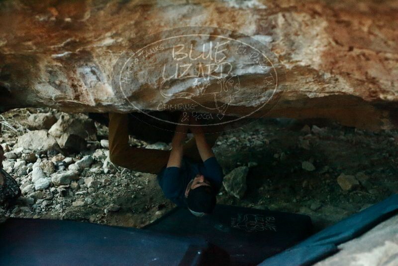 Bouldering in Hueco Tanks on 12/13/2019 with Blue Lizard Climbing and Yoga

Filename: SRM_20191213_1756480.jpg
Aperture: f/2.5
Shutter Speed: 1/250
Body: Canon EOS-1D Mark II
Lens: Canon EF 50mm f/1.8 II