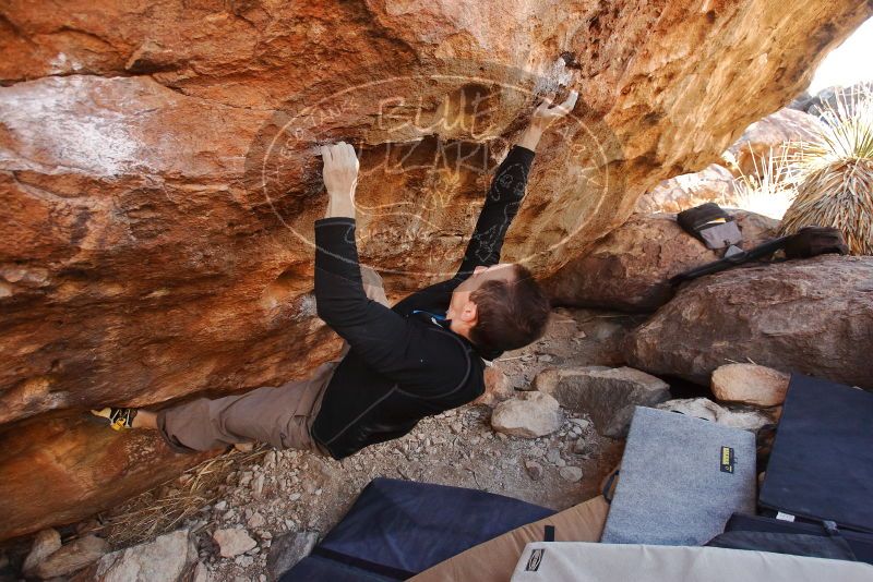 Bouldering in Hueco Tanks on 12/14/2019 with Blue Lizard Climbing and Yoga

Filename: SRM_20191214_1143300.jpg
Aperture: f/4.0
Shutter Speed: 1/250
Body: Canon EOS-1D Mark II
Lens: Canon EF 16-35mm f/2.8 L