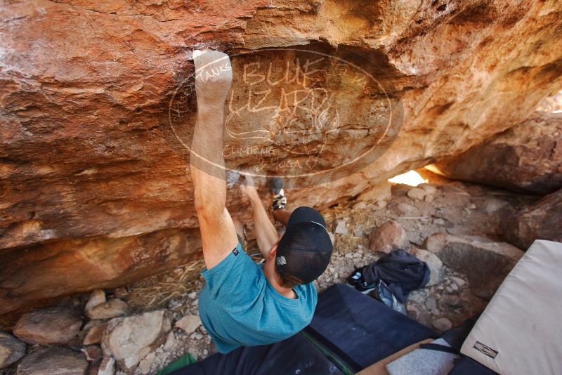 Bouldering in Hueco Tanks on 12/14/2019 with Blue Lizard Climbing and Yoga

Filename: SRM_20191214_1206160.jpg
Aperture: f/3.5
Shutter Speed: 1/250
Body: Canon EOS-1D Mark II
Lens: Canon EF 16-35mm f/2.8 L