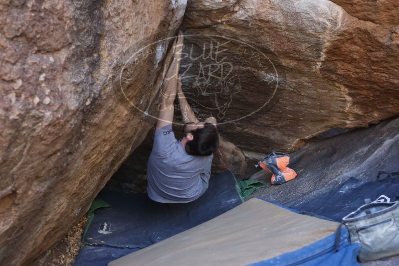 Bouldering in Hueco Tanks on 12/14/2019 with Blue Lizard Climbing and Yoga

Filename: SRM_20191214_1640190.jpg
Aperture: f/4.0
Shutter Speed: 1/250
Body: Canon EOS-1D Mark II
Lens: Canon EF 50mm f/1.8 II