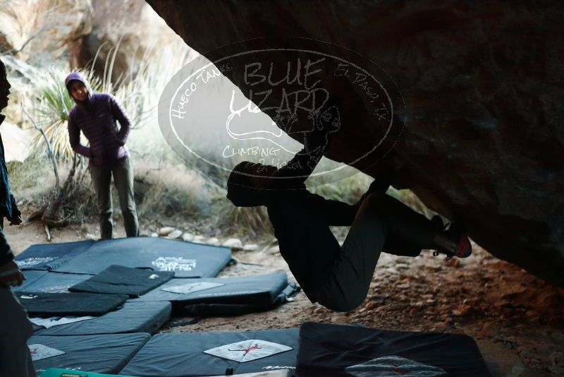 Bouldering in Hueco Tanks on 12/16/2019 with Blue Lizard Climbing and Yoga

Filename: SRM_20191216_1801150.jpg
Aperture: f/2.0
Shutter Speed: 1/250
Body: Canon EOS-1D Mark II
Lens: Canon EF 50mm f/1.8 II