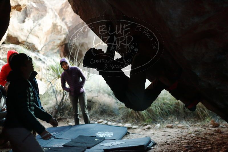 Bouldering in Hueco Tanks on 12/16/2019 with Blue Lizard Climbing and Yoga

Filename: SRM_20191216_1801210.jpg
Aperture: f/2.0
Shutter Speed: 1/250
Body: Canon EOS-1D Mark II
Lens: Canon EF 50mm f/1.8 II