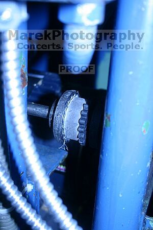 

Filename: img_2621_std.jpg
Aperture: f/4.5
Shutter Speed: 1/125
Body: Canon EOS DIGITAL REBEL
Lens: Canon EF-S 18-55mm f/3.5-5.6