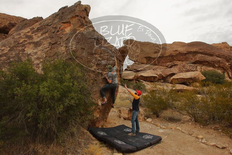 Bouldering in Hueco Tanks on 12/24/2019 with Blue Lizard Climbing and Yoga

Filename: SRM_20191224_1109560.jpg
Aperture: f/6.3
Shutter Speed: 1/500
Body: Canon EOS-1D Mark II
Lens: Canon EF 16-35mm f/2.8 L