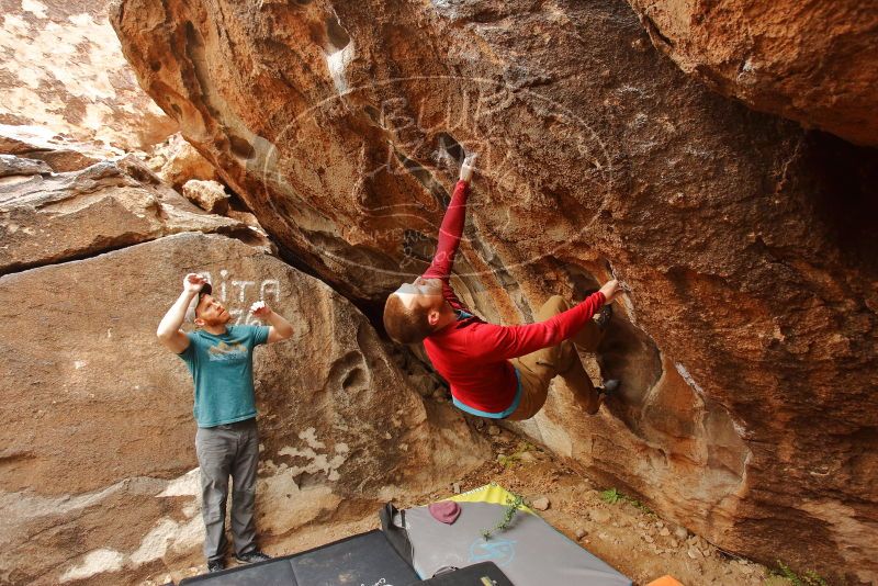 Bouldering in Hueco Tanks on 12/24/2019 with Blue Lizard Climbing and Yoga

Filename: SRM_20191224_1135280.jpg
Aperture: f/4.0
Shutter Speed: 1/250
Body: Canon EOS-1D Mark II
Lens: Canon EF 16-35mm f/2.8 L