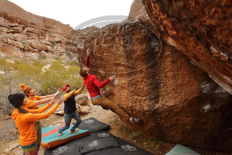 Bouldering in Hueco Tanks on 12/24/2019 with Blue Lizard Climbing and Yoga

Filename: SRM_20191224_1159510.jpg
Aperture: f/7.1
Shutter Speed: 1/250
Body: Canon EOS-1D Mark II
Lens: Canon EF 16-35mm f/2.8 L