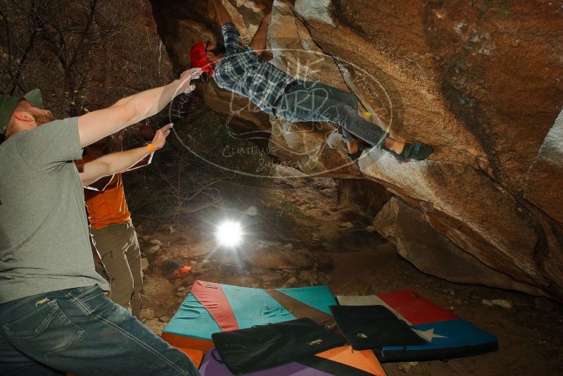 Bouldering in Hueco Tanks on 12/24/2019 with Blue Lizard Climbing and Yoga

Filename: SRM_20191224_1331230.jpg
Aperture: f/8.0
Shutter Speed: 1/250
Body: Canon EOS-1D Mark II
Lens: Canon EF 16-35mm f/2.8 L