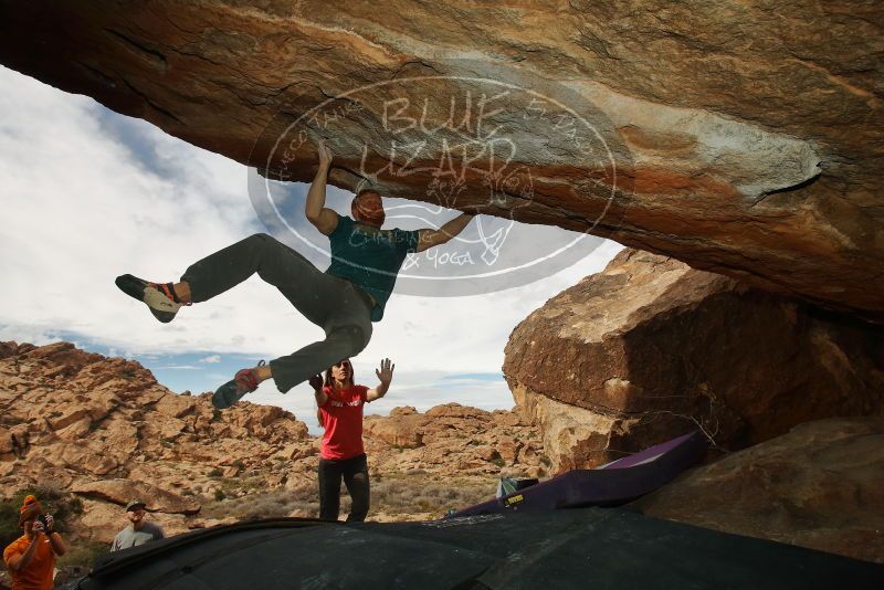 Bouldering in Hueco Tanks on 12/24/2019 with Blue Lizard Climbing and Yoga

Filename: SRM_20191224_1400370.jpg
Aperture: f/8.0
Shutter Speed: 1/250
Body: Canon EOS-1D Mark II
Lens: Canon EF 16-35mm f/2.8 L