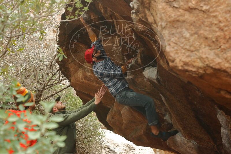Bouldering in Hueco Tanks on 12/24/2019 with Blue Lizard Climbing and Yoga

Filename: SRM_20191224_1444030.jpg
Aperture: f/4.5
Shutter Speed: 1/250
Body: Canon EOS-1D Mark II
Lens: Canon EF 50mm f/1.8 II