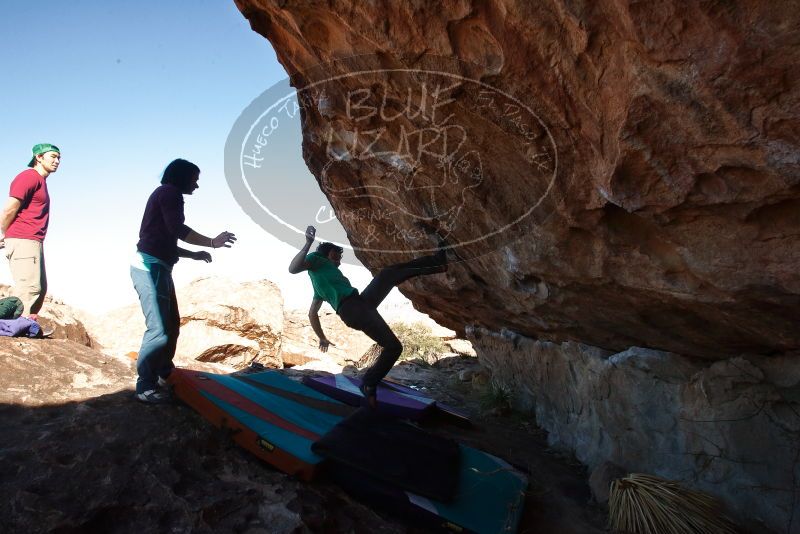 Bouldering in Hueco Tanks on 12/26/2019 with Blue Lizard Climbing and Yoga

Filename: SRM_20191226_1147440.jpg
Aperture: f/10.0
Shutter Speed: 1/320
Body: Canon EOS-1D Mark II
Lens: Canon EF 16-35mm f/2.8 L