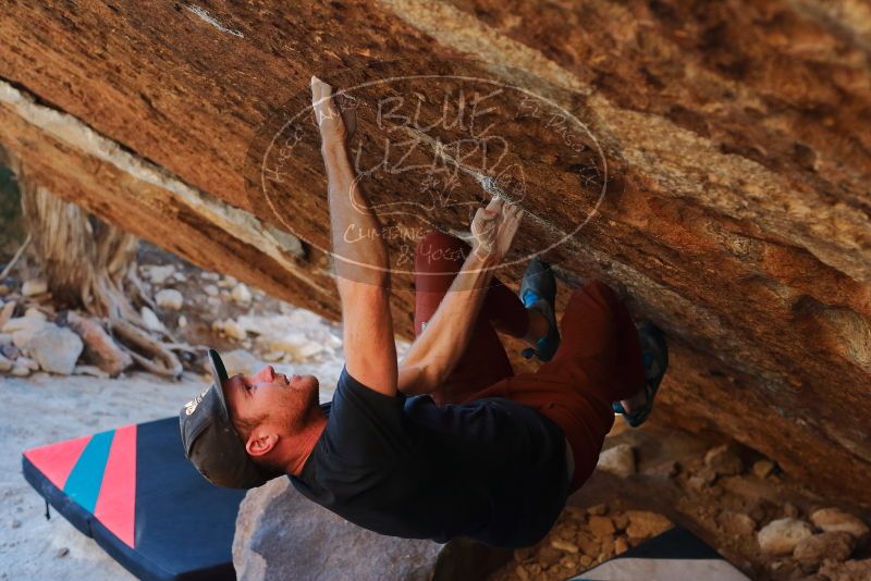 Bouldering in Hueco Tanks on 12/26/2019 with Blue Lizard Climbing and Yoga

Filename: SRM_20191226_1732550.jpg
Aperture: f/4.0
Shutter Speed: 1/320
Body: Canon EOS-1D Mark II
Lens: Canon EF 50mm f/1.8 II