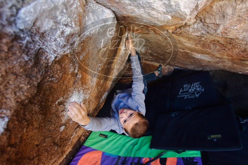 Bouldering in Hueco Tanks on 12/27/2019 with Blue Lizard Climbing and Yoga

Filename: SRM_20191227_1047590.jpg
Aperture: f/4.0
Shutter Speed: 1/250
Body: Canon EOS-1D Mark II
Lens: Canon EF 16-35mm f/2.8 L