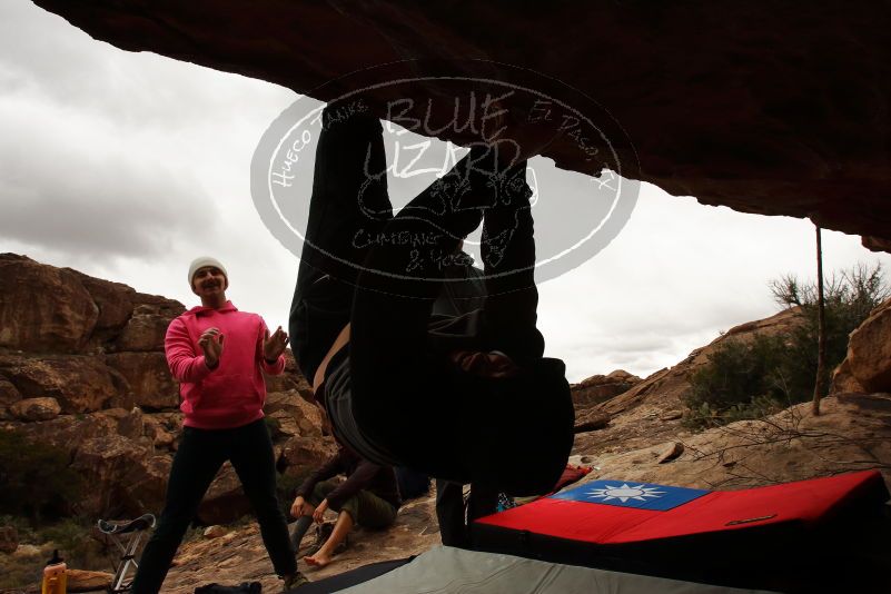 Bouldering in Hueco Tanks on 12/28/2019 with Blue Lizard Climbing and Yoga

Filename: SRM_20191228_1135541.jpg
Aperture: f/11.0
Shutter Speed: 1/250
Body: Canon EOS-1D Mark II
Lens: Canon EF 16-35mm f/2.8 L