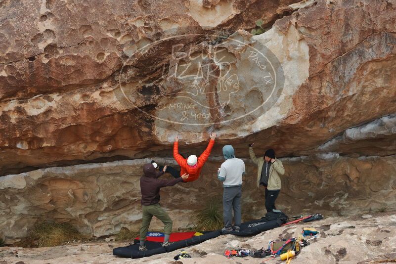 Bouldering in Hueco Tanks on 12/28/2019 with Blue Lizard Climbing and Yoga

Filename: SRM_20191228_1312420.jpg
Aperture: f/5.6
Shutter Speed: 1/400
Body: Canon EOS-1D Mark II
Lens: Canon EF 50mm f/1.8 II