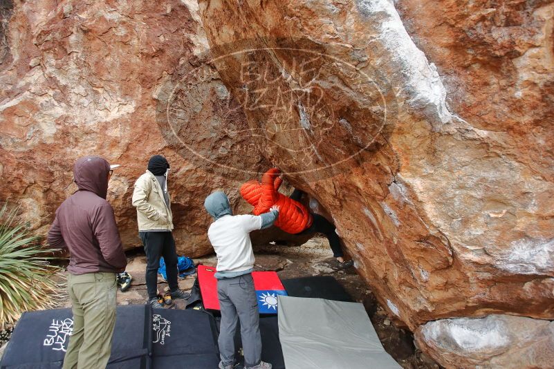 Bouldering in Hueco Tanks on 12/28/2019 with Blue Lizard Climbing and Yoga

Filename: SRM_20191228_1549030.jpg
Aperture: f/4.0
Shutter Speed: 1/250
Body: Canon EOS-1D Mark II
Lens: Canon EF 16-35mm f/2.8 L