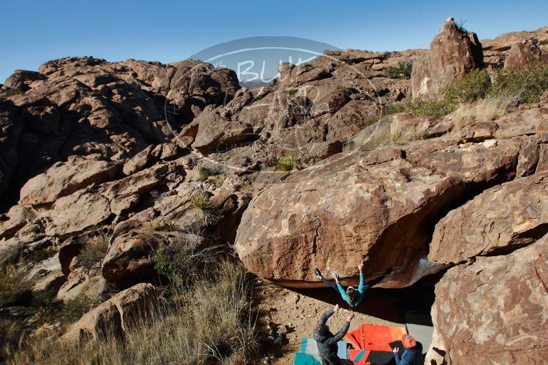 Bouldering in Hueco Tanks on 12/29/2019 with Blue Lizard Climbing and Yoga

Filename: SRM_20191229_1249280.jpg
Aperture: f/8.0
Shutter Speed: 1/250
Body: Canon EOS-1D Mark II
Lens: Canon EF 16-35mm f/2.8 L
