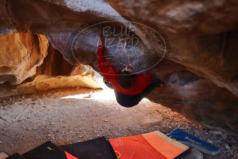 Bouldering in Hueco Tanks on 12/29/2019 with Blue Lizard Climbing and Yoga

Filename: SRM_20191229_1436120.jpg
Aperture: f/4.0
Shutter Speed: 1/250
Body: Canon EOS-1D Mark II
Lens: Canon EF 16-35mm f/2.8 L