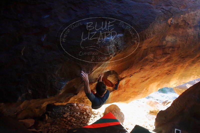 Bouldering in Hueco Tanks on 12/29/2019 with Blue Lizard Climbing and Yoga

Filename: SRM_20191229_1736460.jpg
Aperture: f/3.2
Shutter Speed: 1/200
Body: Canon EOS-1D Mark II
Lens: Canon EF 16-35mm f/2.8 L
