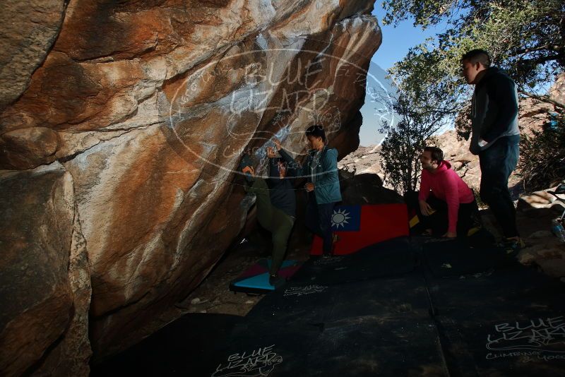 Bouldering in Hueco Tanks on 12/30/2019 with Blue Lizard Climbing and Yoga
Filename: SRM_20191230_1251280.jpg
Aperture: f/8.0
Shutter Speed: 1/250
Body: Canon EOS-1D Mark II
Lens: Canon EF 16-35mm f/2.8 L