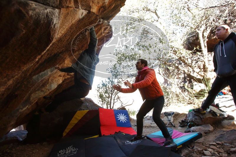 Bouldering in Hueco Tanks on 12/30/2019 with Blue Lizard Climbing and Yoga

Filename: SRM_20191230_1333490.jpg
Aperture: f/4.0
Shutter Speed: 1/250
Body: Canon EOS-1D Mark II
Lens: Canon EF 16-35mm f/2.8 L
