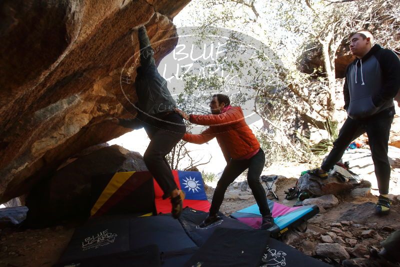 Bouldering in Hueco Tanks on 12/30/2019 with Blue Lizard Climbing and Yoga

Filename: SRM_20191230_1333491.jpg
Aperture: f/4.0
Shutter Speed: 1/250
Body: Canon EOS-1D Mark II
Lens: Canon EF 16-35mm f/2.8 L