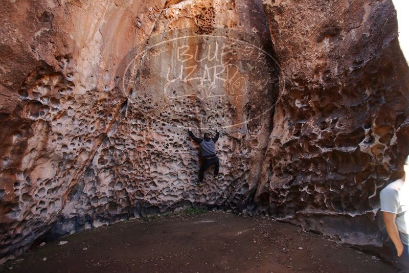 Bouldering in Hueco Tanks on 12/30/2019 with Blue Lizard Climbing and Yoga

Filename: SRM_20191230_1454250.jpg
Aperture: f/4.0
Shutter Speed: 1/100
Body: Canon EOS-1D Mark II
Lens: Canon EF 16-35mm f/2.8 L