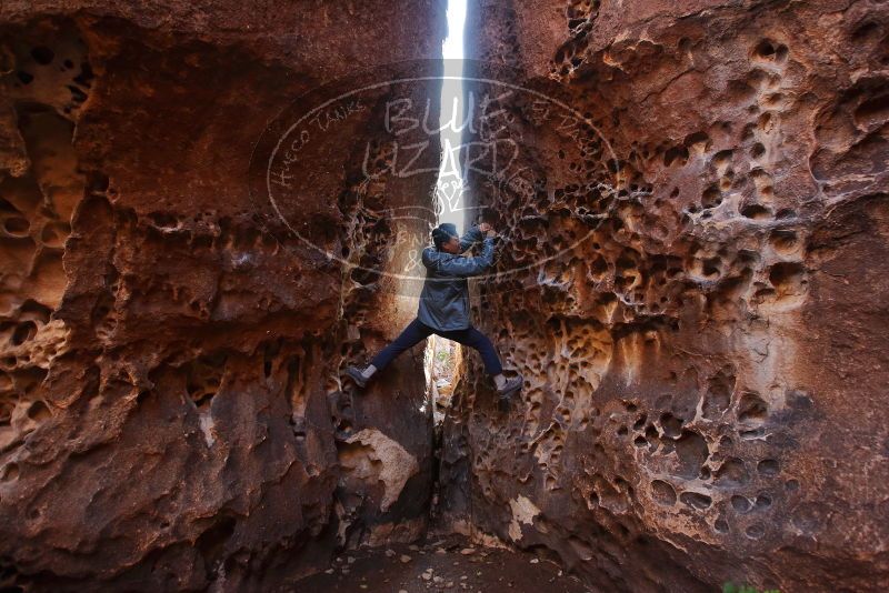 Bouldering in Hueco Tanks on 12/30/2019 with Blue Lizard Climbing and Yoga

Filename: SRM_20191230_1512000.jpg
Aperture: f/4.0
Shutter Speed: 1/100
Body: Canon EOS-1D Mark II
Lens: Canon EF 16-35mm f/2.8 L