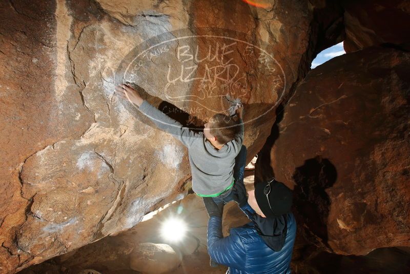 Bouldering in Hueco Tanks on 12/31/2019 with Blue Lizard Climbing and Yoga

Filename: SRM_20191231_1159210.jpg
Aperture: f/8.0
Shutter Speed: 1/250
Body: Canon EOS-1D Mark II
Lens: Canon EF 16-35mm f/2.8 L