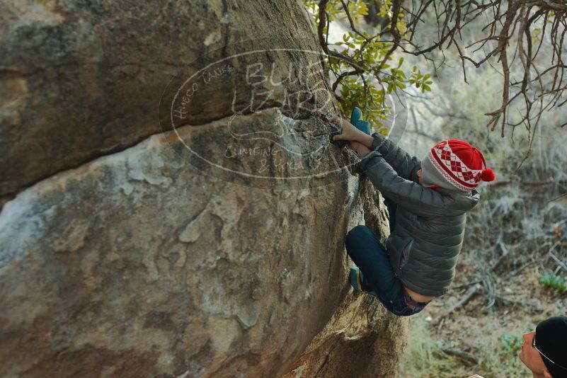 Bouldering in Hueco Tanks on 01/01/2020 with Blue Lizard Climbing and Yoga

Filename: SRM_20200101_1746570.jpg
Aperture: f/3.2
Shutter Speed: 1/200
Body: Canon EOS-1D Mark II
Lens: Canon EF 50mm f/1.8 II