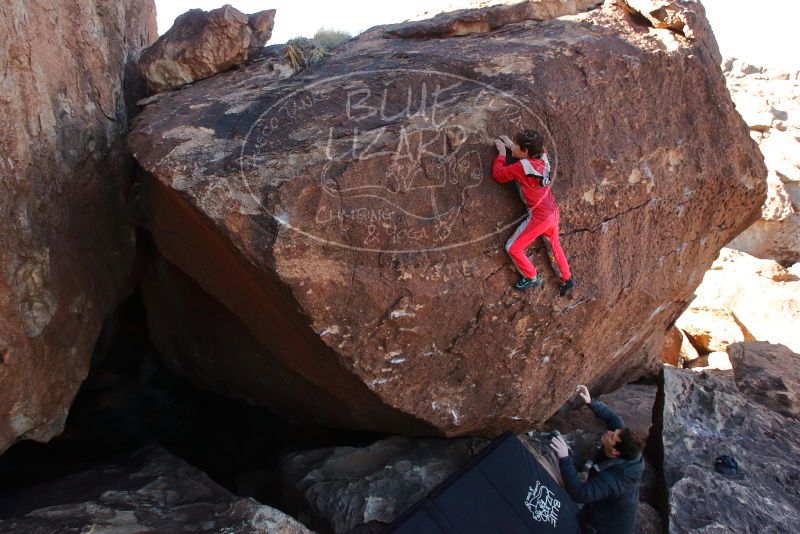 Bouldering in Hueco Tanks on 01/03/2020 with Blue Lizard Climbing and Yoga

Filename: SRM_20200103_1349480.jpg
Aperture: f/5.0
Shutter Speed: 1/320
Body: Canon EOS-1D Mark II
Lens: Canon EF 16-35mm f/2.8 L