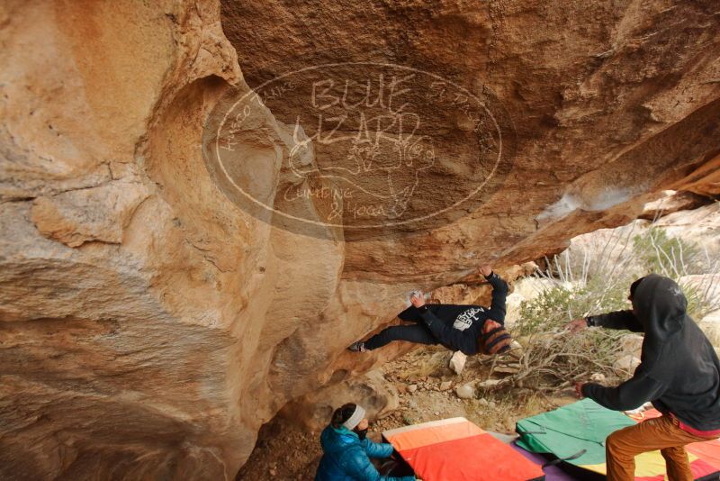 Bouldering in Hueco Tanks on 01/02/2020 with Blue Lizard Climbing and Yoga

Filename: SRM_20200102_1328220.jpg
Aperture: f/5.0
Shutter Speed: 1/250
Body: Canon EOS-1D Mark II
Lens: Canon EF 16-35mm f/2.8 L