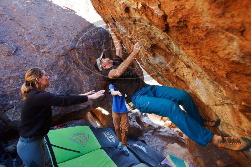Bouldering in Hueco Tanks on 01/05/2020 with Blue Lizard Climbing and Yoga

Filename: SRM_20200105_1453110.jpg
Aperture: f/3.5
Shutter Speed: 1/250
Body: Canon EOS-1D Mark II
Lens: Canon EF 16-35mm f/2.8 L