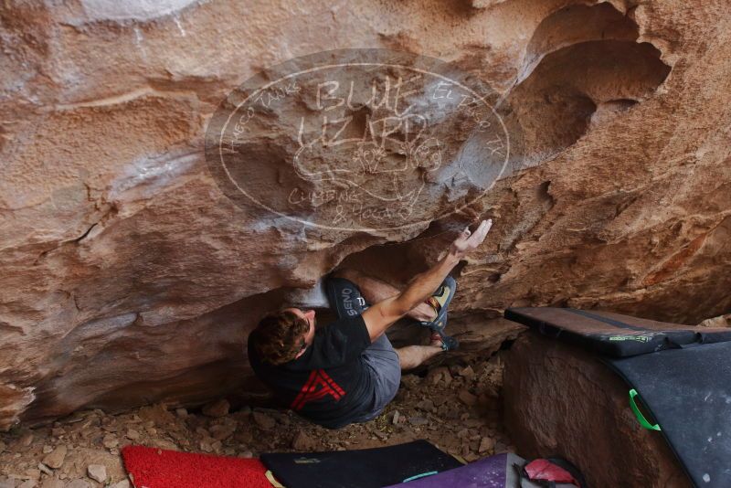 Bouldering in Hueco Tanks on 01/04/2020 with Blue Lizard Climbing and Yoga

Filename: SRM_20200104_1241400.jpg
Aperture: f/4.0
Shutter Speed: 1/250
Body: Canon EOS-1D Mark II
Lens: Canon EF 16-35mm f/2.8 L