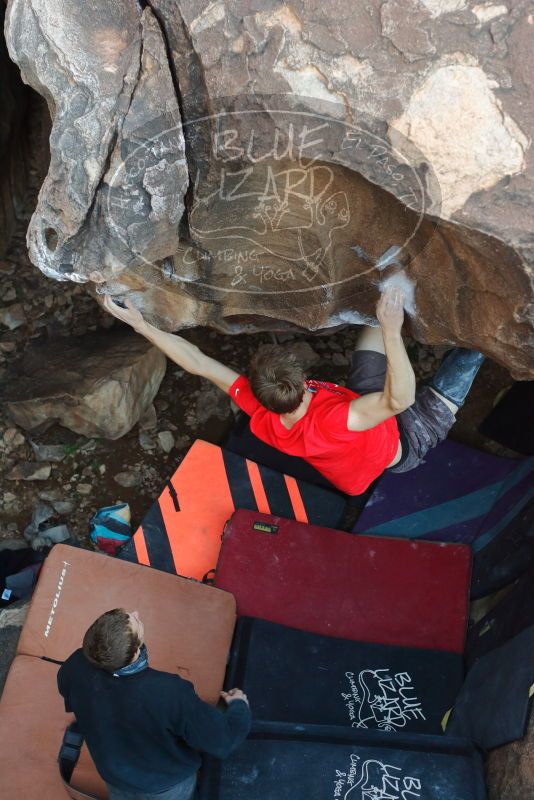 Bouldering in Hueco Tanks on 01/04/2020 with Blue Lizard Climbing and Yoga

Filename: SRM_20200104_1453390.jpg
Aperture: f/3.5
Shutter Speed: 1/250
Body: Canon EOS-1D Mark II
Lens: Canon EF 50mm f/1.8 II