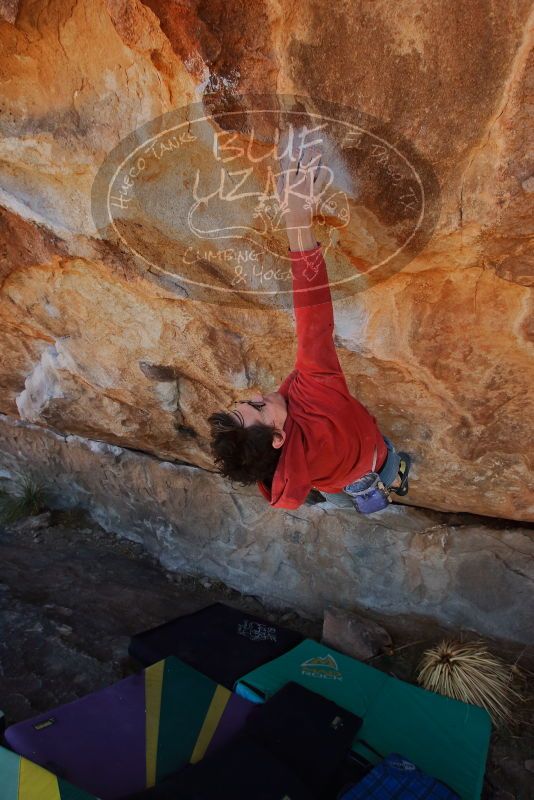 Bouldering in Hueco Tanks on 01/08/2020 with Blue Lizard Climbing and Yoga

Filename: SRM_20200108_1258152.jpg
Aperture: f/7.1
Shutter Speed: 1/250
Body: Canon EOS-1D Mark II
Lens: Canon EF 16-35mm f/2.8 L