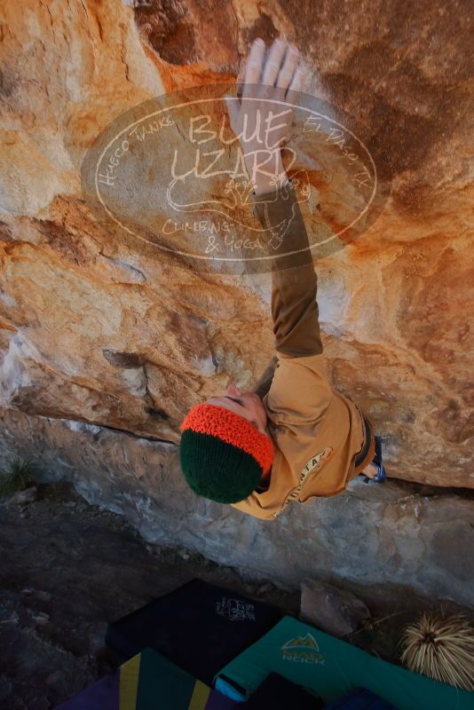 Bouldering in Hueco Tanks on 01/08/2020 with Blue Lizard Climbing and Yoga

Filename: SRM_20200108_1258400.jpg
Aperture: f/7.1
Shutter Speed: 1/250
Body: Canon EOS-1D Mark II
Lens: Canon EF 16-35mm f/2.8 L