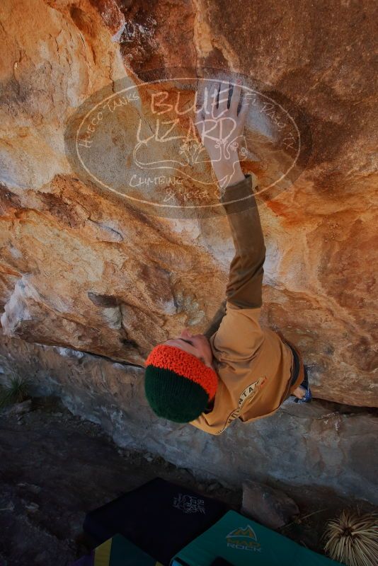 Bouldering in Hueco Tanks on 01/08/2020 with Blue Lizard Climbing and Yoga

Filename: SRM_20200108_1258401.jpg
Aperture: f/7.1
Shutter Speed: 1/250
Body: Canon EOS-1D Mark II
Lens: Canon EF 16-35mm f/2.8 L