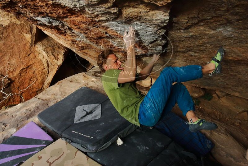 Bouldering in Hueco Tanks on 01/08/2020 with Blue Lizard Climbing and Yoga

Filename: SRM_20200108_1715470.jpg
Aperture: f/5.0
Shutter Speed: 1/500
Body: Canon EOS-1D Mark II
Lens: Canon EF 16-35mm f/2.8 L