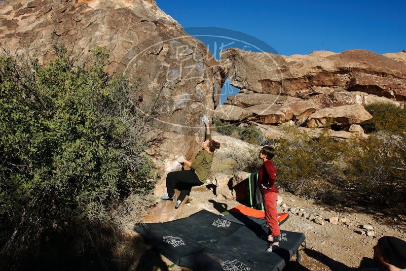Bouldering in Hueco Tanks on 01/12/2020 with Blue Lizard Climbing and Yoga

Filename: SRM_20200112_1028240.jpg
Aperture: f/8.0
Shutter Speed: 1/250
Body: Canon EOS-1D Mark II
Lens: Canon EF 16-35mm f/2.8 L