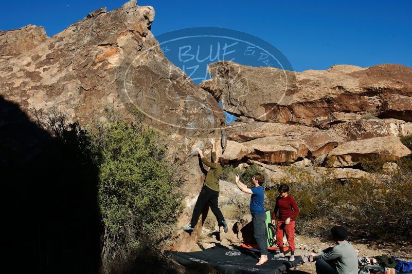 Bouldering in Hueco Tanks on 01/12/2020 with Blue Lizard Climbing and Yoga

Filename: SRM_20200112_1035230.jpg
Aperture: f/7.1
Shutter Speed: 1/400
Body: Canon EOS-1D Mark II
Lens: Canon EF 16-35mm f/2.8 L