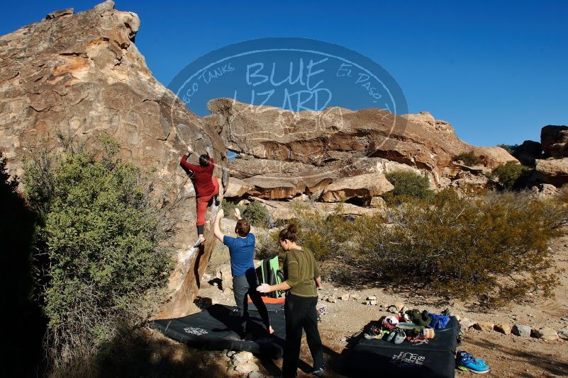 Bouldering in Hueco Tanks on 01/12/2020 with Blue Lizard Climbing and Yoga

Filename: SRM_20200112_1037330.jpg
Aperture: f/7.1
Shutter Speed: 1/320
Body: Canon EOS-1D Mark II
Lens: Canon EF 16-35mm f/2.8 L
