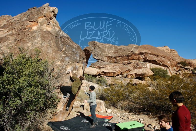 Bouldering in Hueco Tanks on 01/12/2020 with Blue Lizard Climbing and Yoga

Filename: SRM_20200112_1041570.jpg
Aperture: f/7.1
Shutter Speed: 1/320
Body: Canon EOS-1D Mark II
Lens: Canon EF 16-35mm f/2.8 L