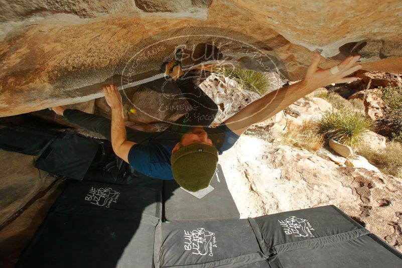 Bouldering in Hueco Tanks on 01/12/2020 with Blue Lizard Climbing and Yoga

Filename: SRM_20200112_1329160.jpg
Aperture: f/8.0
Shutter Speed: 1/250
Body: Canon EOS-1D Mark II
Lens: Canon EF 16-35mm f/2.8 L