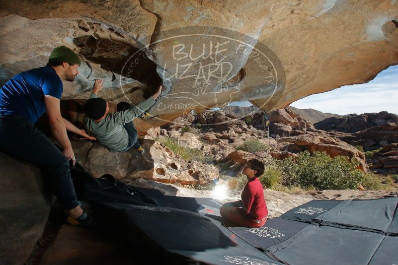 Bouldering in Hueco Tanks on 01/12/2020 with Blue Lizard Climbing and Yoga

Filename: SRM_20200112_1333410.jpg
Aperture: f/8.0
Shutter Speed: 1/250
Body: Canon EOS-1D Mark II
Lens: Canon EF 16-35mm f/2.8 L