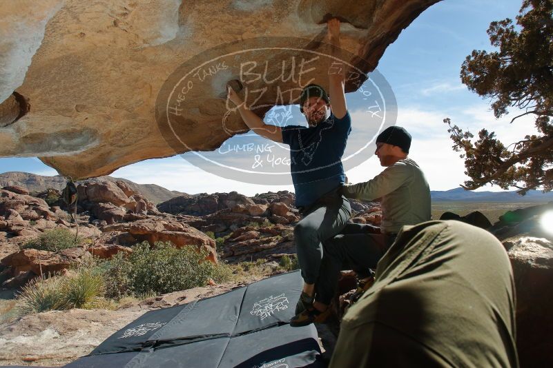 Bouldering in Hueco Tanks on 01/12/2020 with Blue Lizard Climbing and Yoga

Filename: SRM_20200112_1337400.jpg
Aperture: f/8.0
Shutter Speed: 1/250
Body: Canon EOS-1D Mark II
Lens: Canon EF 16-35mm f/2.8 L