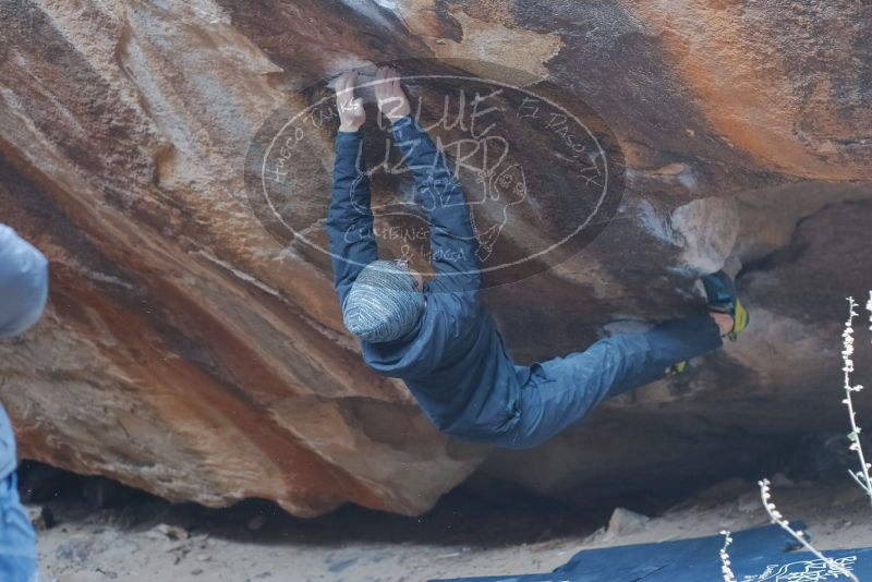 Bouldering in Hueco Tanks on 01/16/2020 with Blue Lizard Climbing and Yoga

Filename: SRM_20200116_1450510.jpg
Aperture: f/2.8
Shutter Speed: 1/250
Body: Canon EOS-1D Mark II
Lens: Canon EF 50mm f/1.8 II
