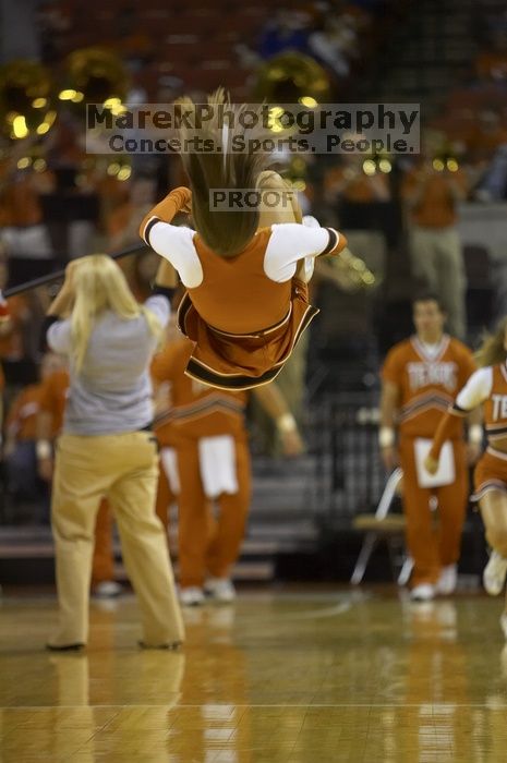 The longhorns defeated the Texas Southern University (TSU) Tigers 90-50 Tuesday night.

Filename: SRM_20061128_2024189.jpg
Aperture: f/2.8
Shutter Speed: 1/640
Body: Canon EOS-1D Mark II
Lens: Canon EF 80-200mm f/2.8 L