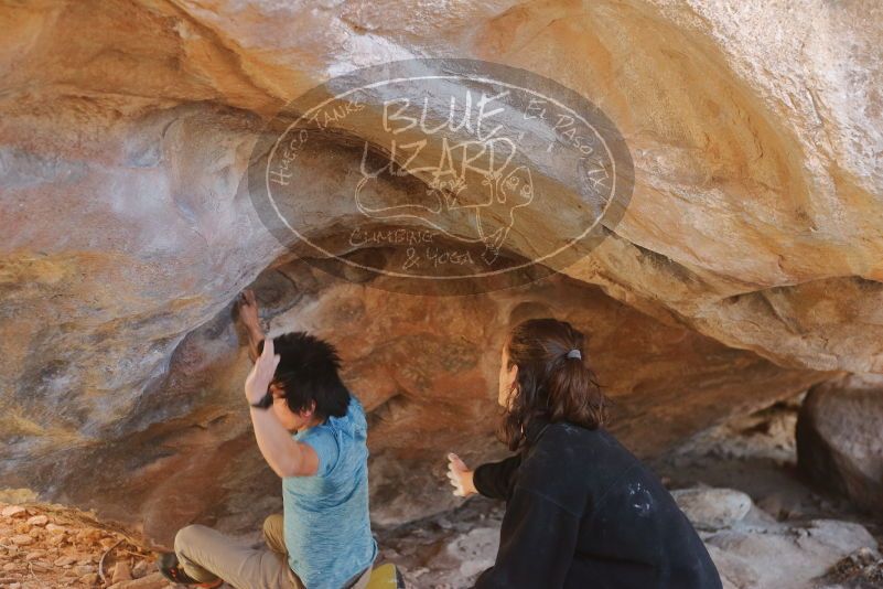 Bouldering in Hueco Tanks on 01/18/2020 with Blue Lizard Climbing and Yoga

Filename: SRM_20200118_1314521.jpg
Aperture: f/2.8
Shutter Speed: 1/250
Body: Canon EOS-1D Mark II
Lens: Canon EF 50mm f/1.8 II